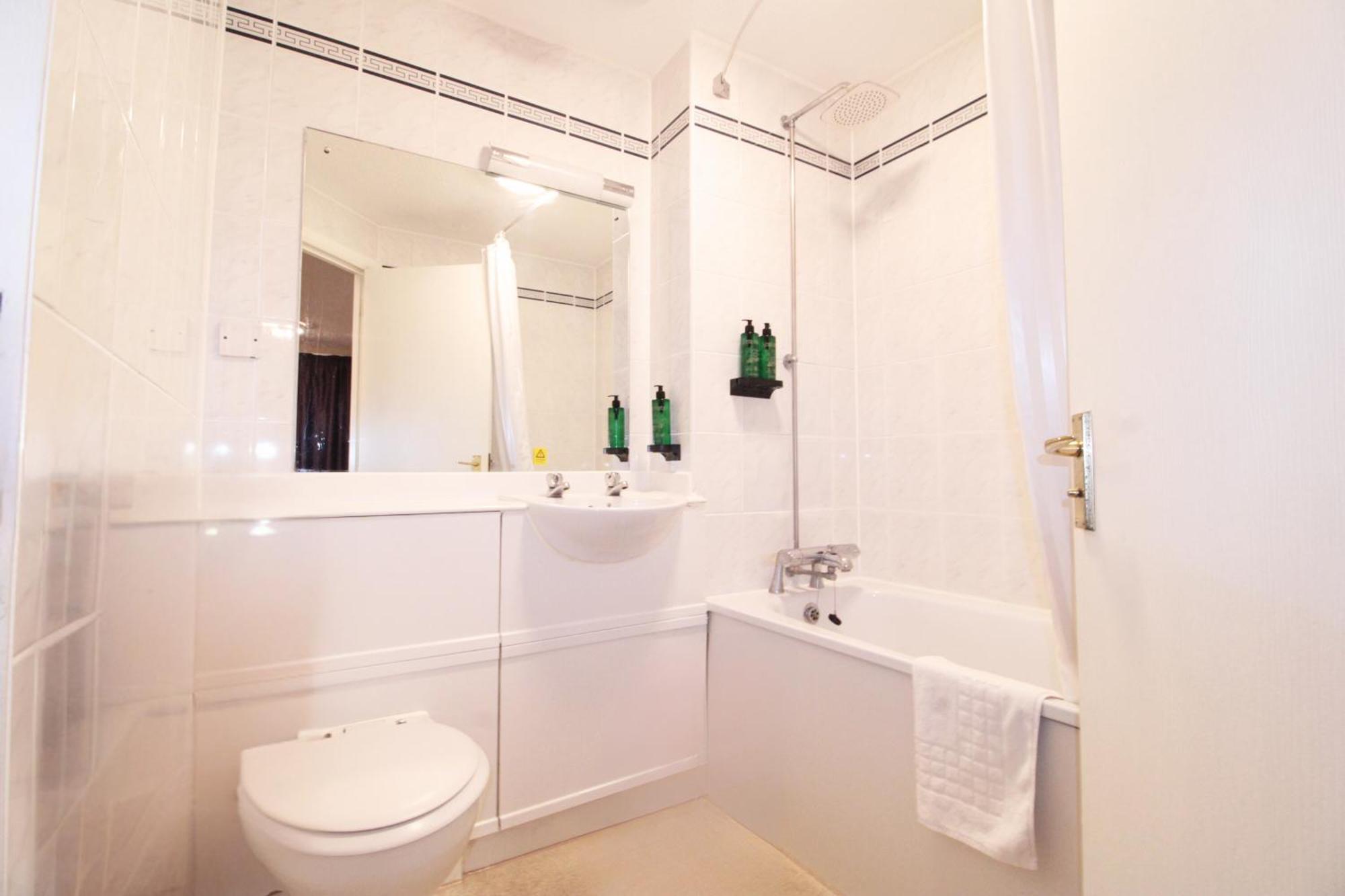 Orchid Epsom; Sure Hotel Collection By Best Western 外观 照片